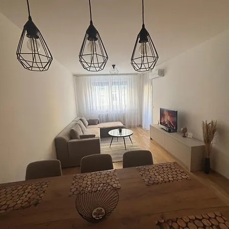 Stan Na Dan Santo Apartment Banja Luka